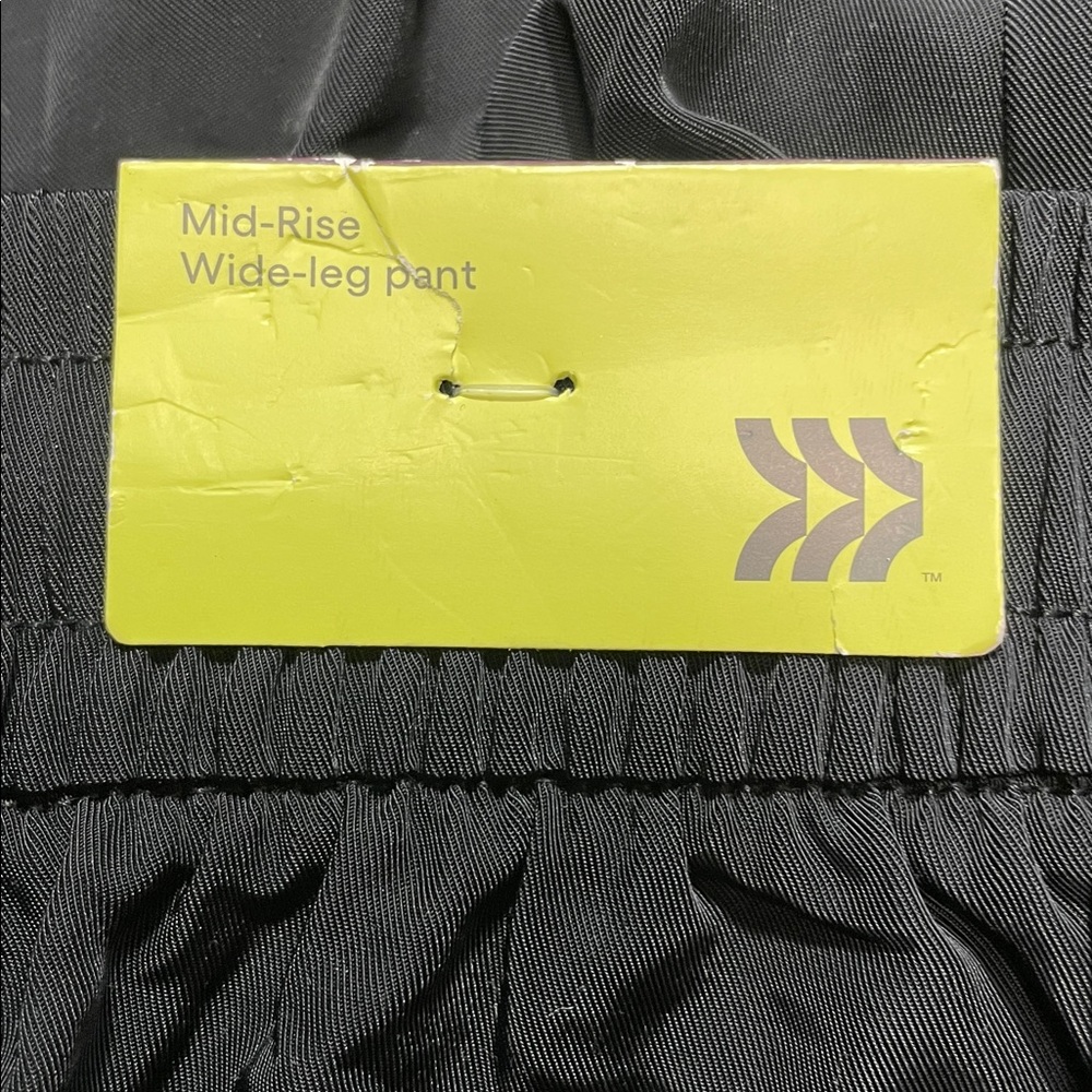 🆕 All in Motion Kids Black Mid Rise Wide Leg Satin Soft Pants Sz XL (14) | NWT - Picture 4 of 5